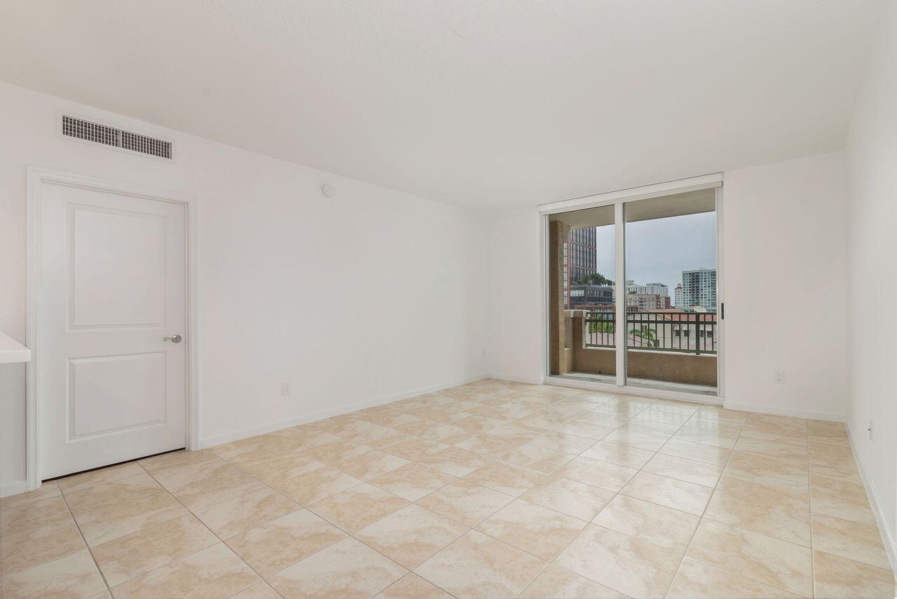 403 South Sapodilla Avenue, Unit 509 West Palm Beach, FL 33401 - Photo 3 of 42 an empty room with natural light