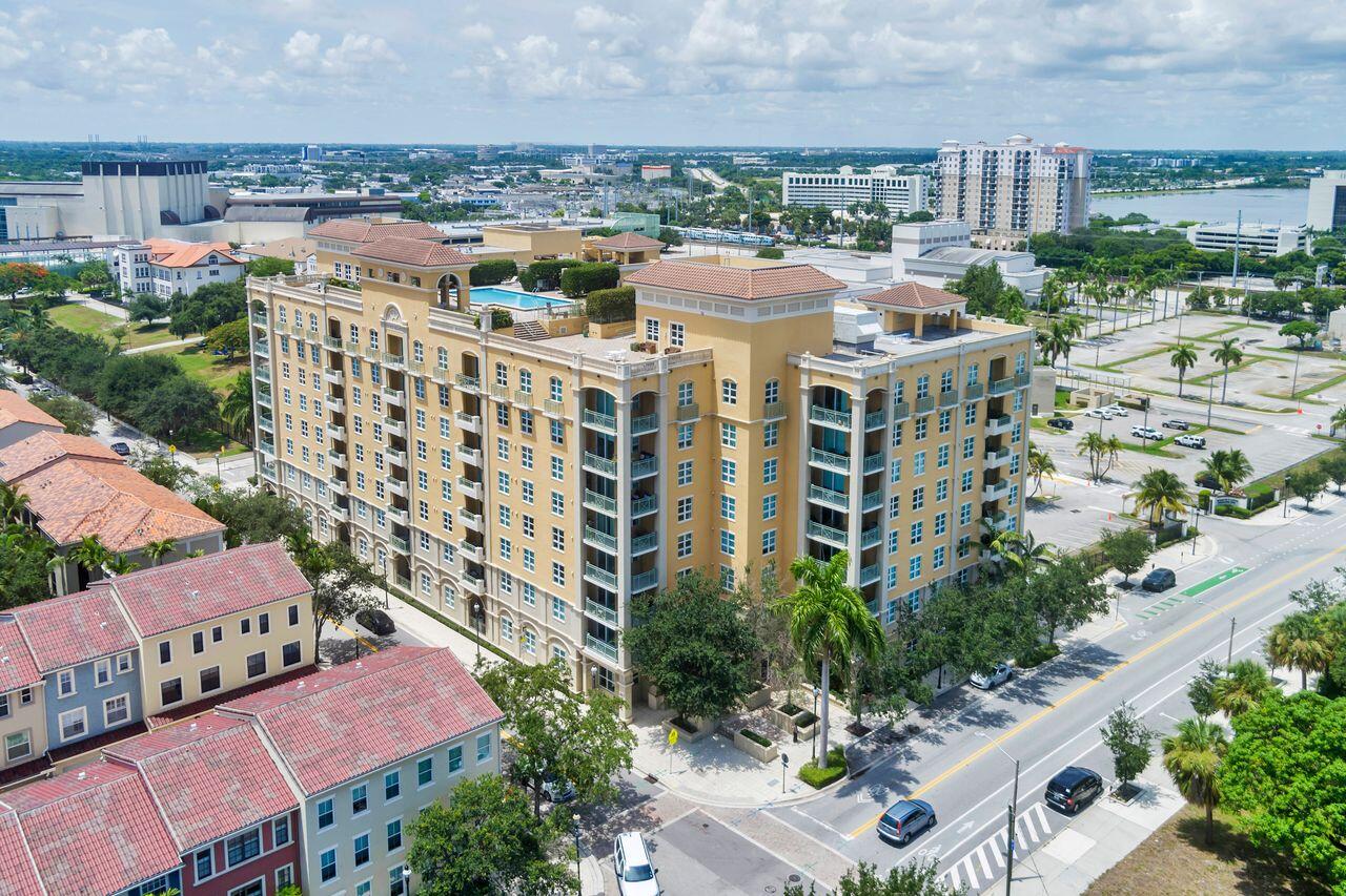 403 South Sapodilla Avenue, Unit 509 West Palm Beach, FL 33401 - Photo 39 of 42 a view of a city that has tall buildings