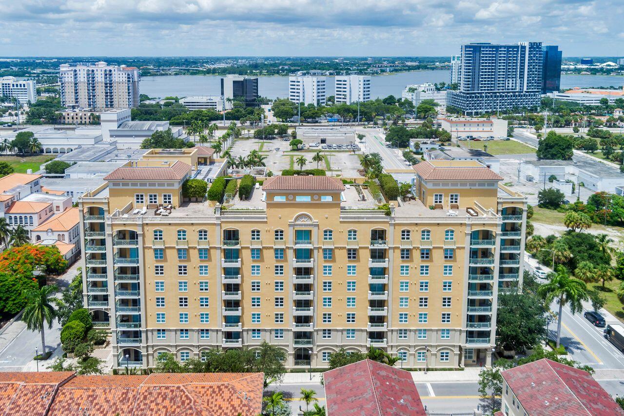 403 South Sapodilla Avenue, Unit 509 West Palm Beach, FL 33401 - Photo 41 of 42 a view of a city with tall buildings