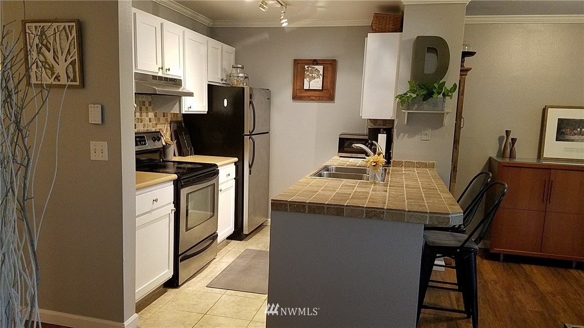 31500 33rd Place Southwest, Unit N 202 Federal Way, WA 98023 - Photo 6 of 14