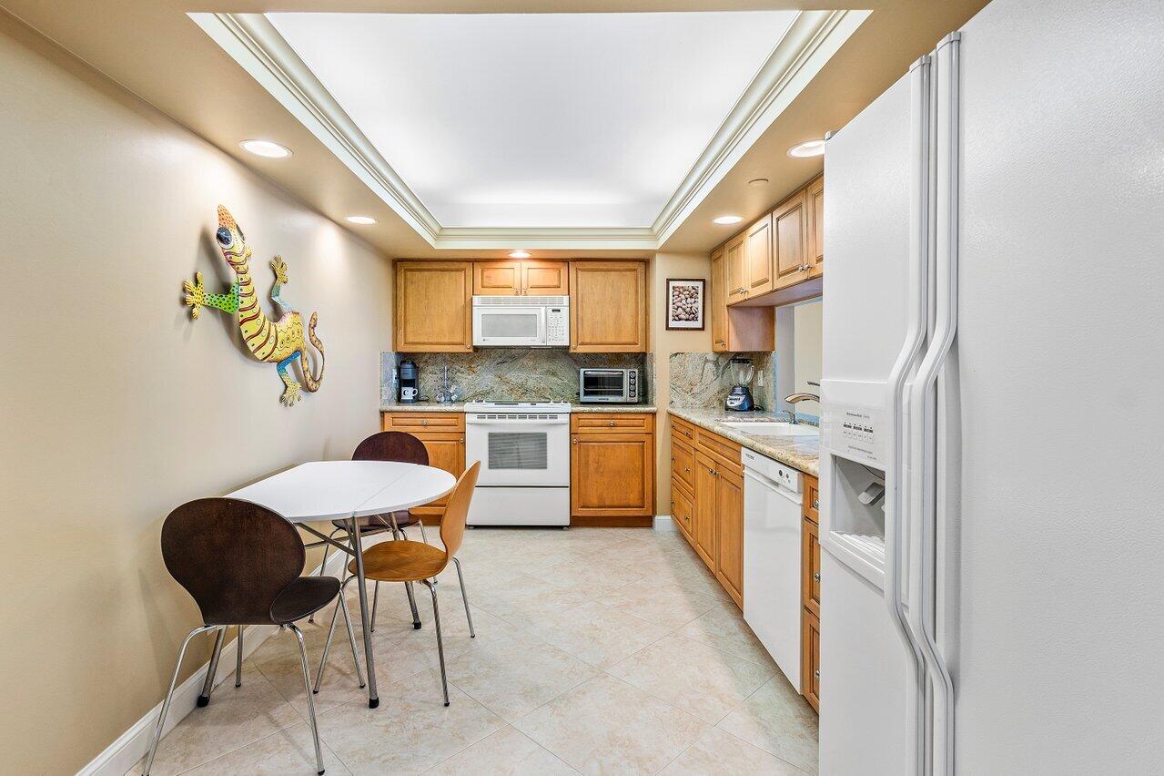 4740 South Ocean Boulevard, Unit 1515 Boca Raton, FL 33487 - Photo 11 of 56 Kitchen