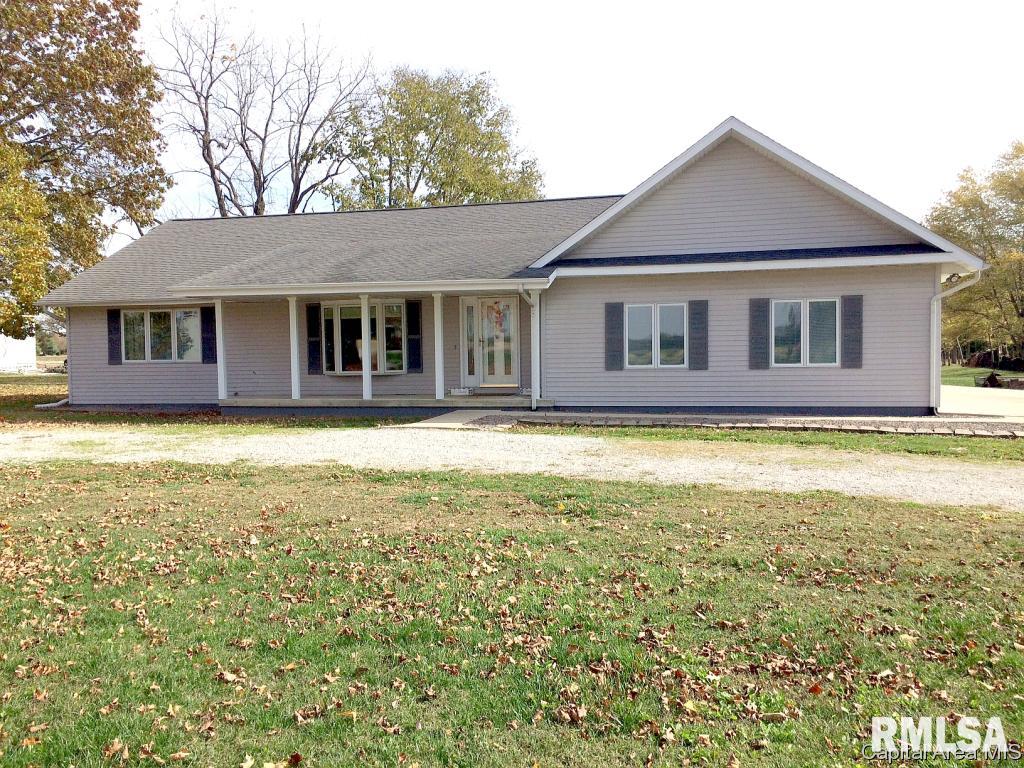 7908 North Pawnee Road Pawnee, IL 62558 - Photo 3 of 32