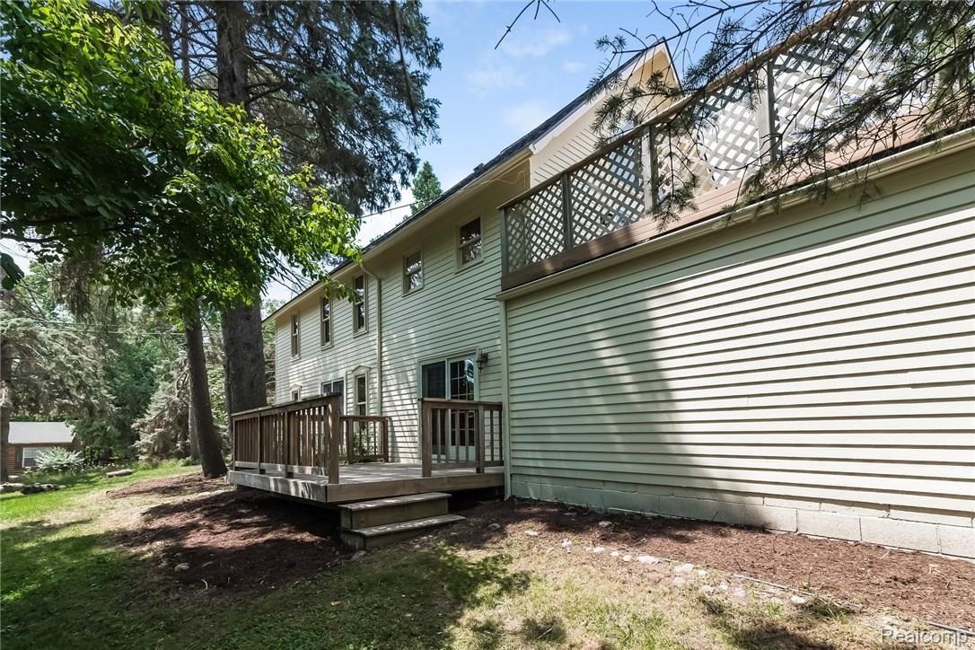 1160 Silver Bell Road Rochester, MI 48306 - Photo 30 of 36 033-photo--6024222.jpg