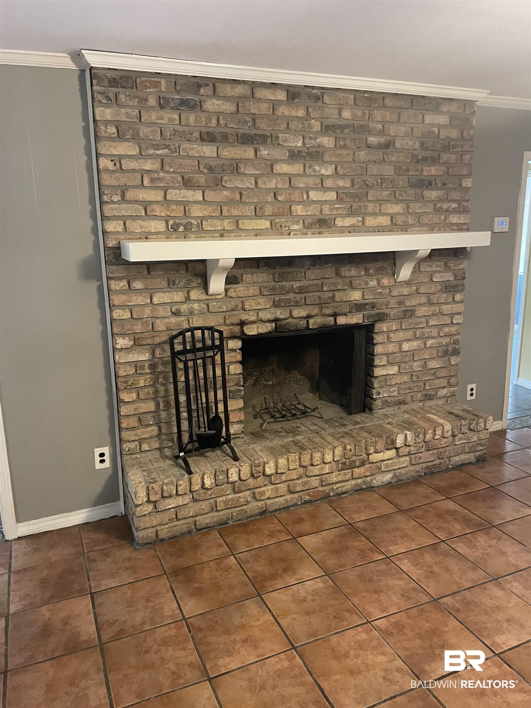 115 Leigh Circle Daphne, AL 36526 - Photo 6 of 12 Greatroom Fireplace