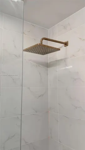 $8,800 | 16385 Biscayne Boulevard, Unit 30173018, North Miami Beach, FL 33160