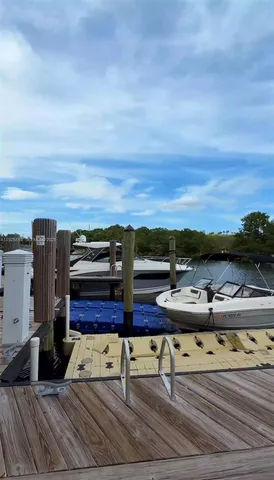 $8,800 | 16385 Biscayne Boulevard, Unit 30173018, North Miami Beach, FL 33160