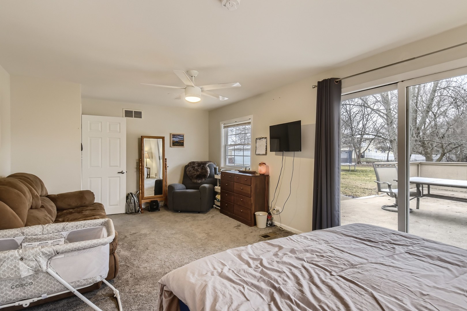 19420 Wolf Road Mokena, IL 60448 - Photo 18 of 32 a bedroom with furniture and a window