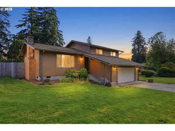 $450,000 | 102 Sherwood Lane, Castle Rock, WA 98611