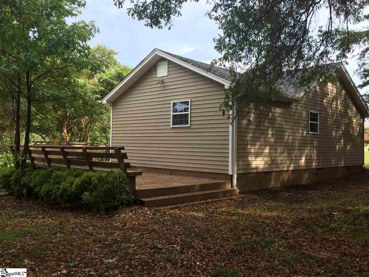 421 CCC Camp Road Greer, SC 29651 - Photo 3 of 15 Gallery Image 3