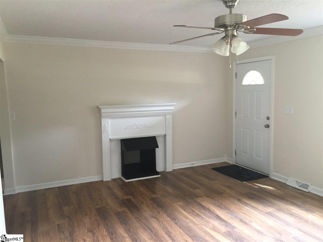 421 CCC Camp Road Greer, SC 29651 - Photo 5 of 15 Gallery Image 5