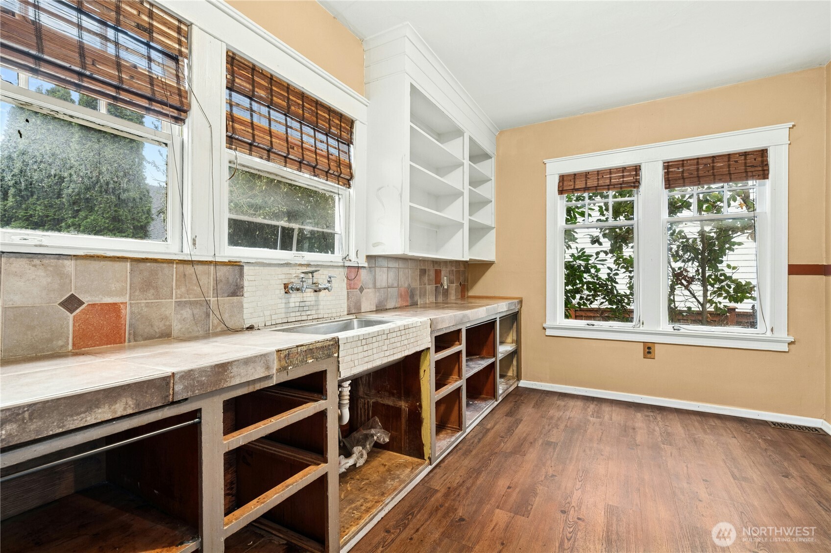 206 32nd Avenue Seattle, WA 98112 - Photo 11 of 27