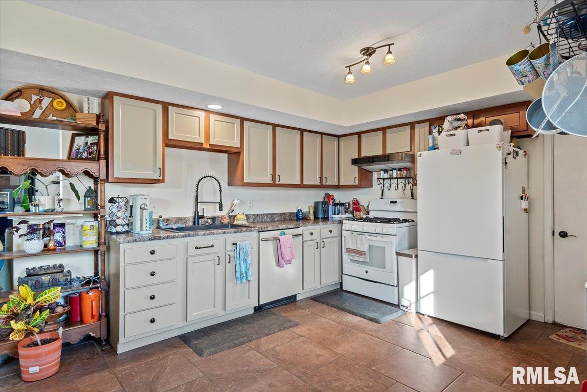 2444 Basil Drive Springfield, IL 62707 - Photo 10 of 26