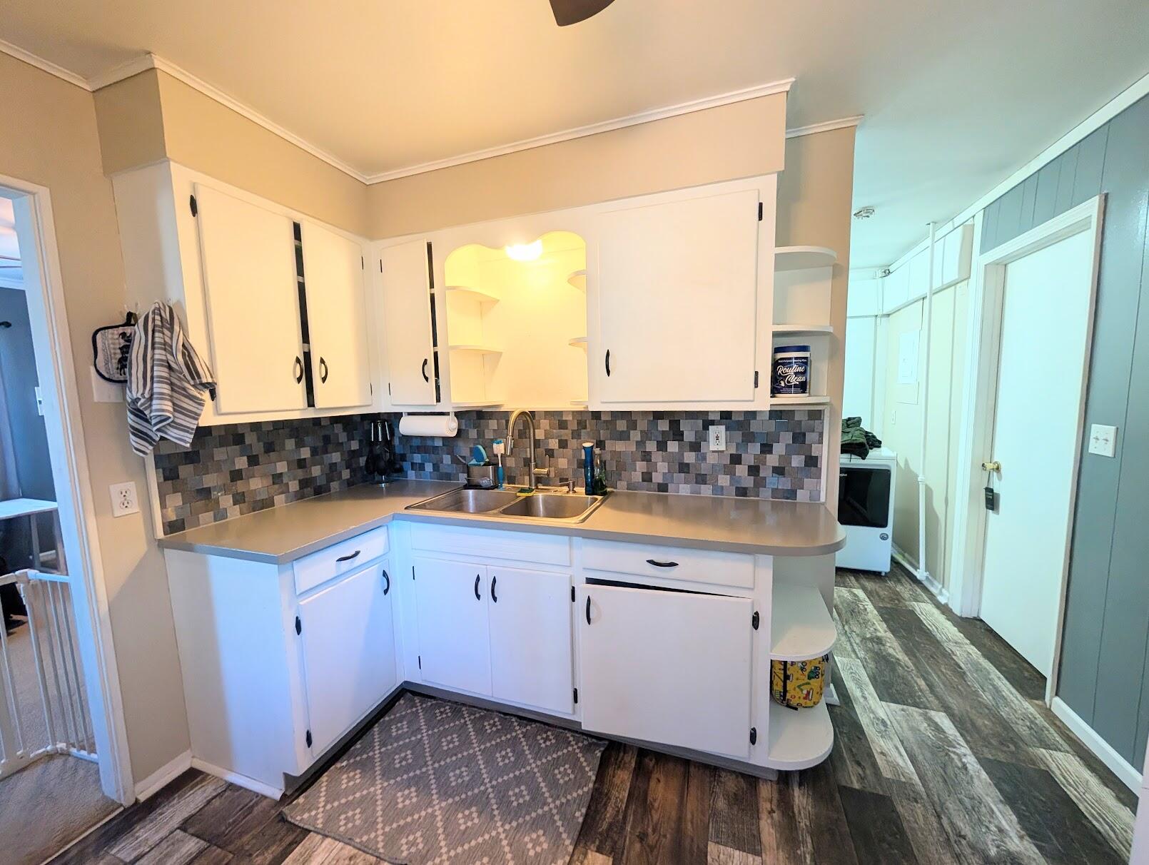 582 Riverside Drive Battle Creek, MI 49015 - Photo 12 of 24 PXL_20251016_195159375~2