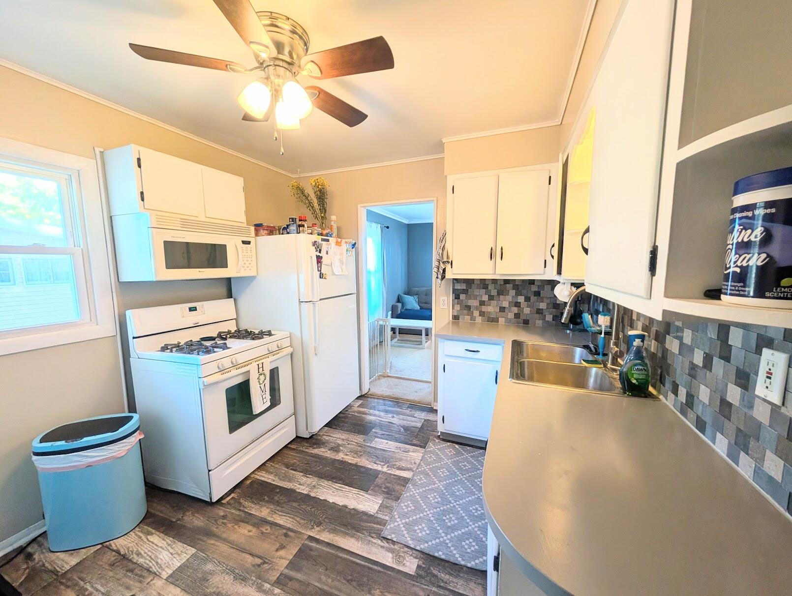 582 Riverside Drive Battle Creek, MI 49015 - Photo 12 of 24 PXL_20251016_195129416~2