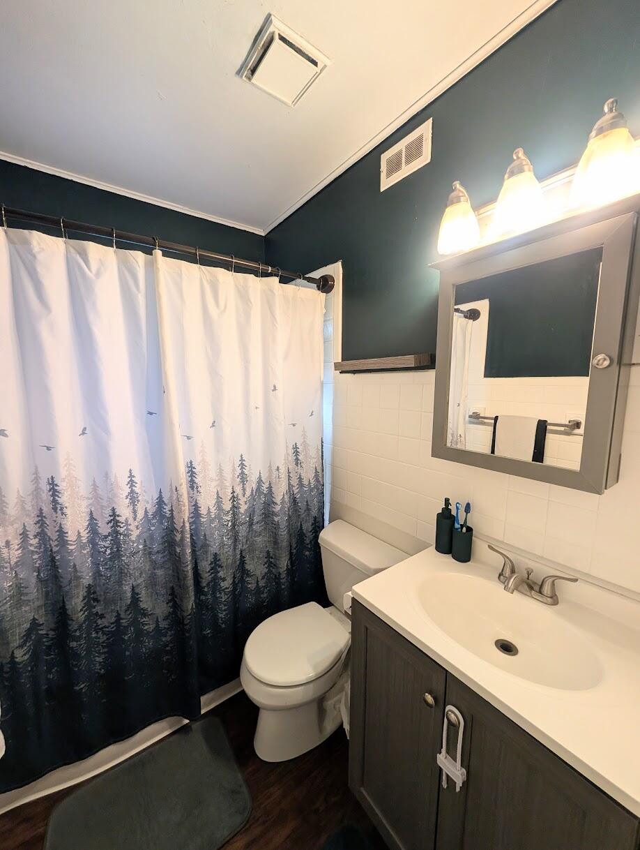 582 Riverside Drive Battle Creek, MI 49015 - Photo 16 of 24 PXL_20251016_194904027~2