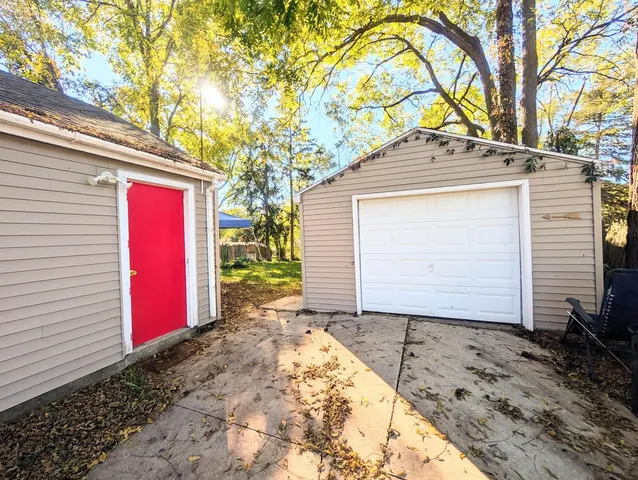 $173,900 | 582 Riverside Drive, Battle Creek, MI 49015