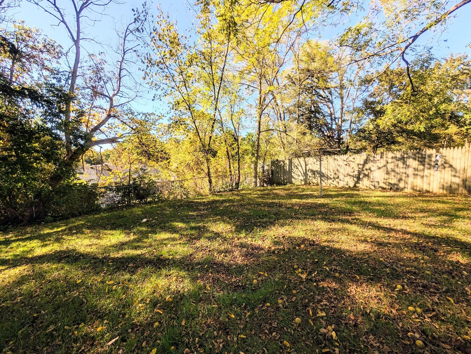 582 Riverside Drive Battle Creek, MI 49015 - Photo 5 of 24 PXL_20251016_200000526~2