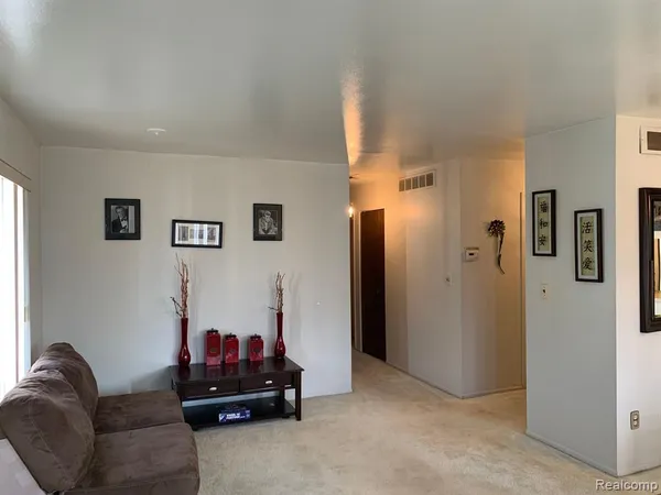 $925 | 22140 Dante Street, Oak Park, MI 48237