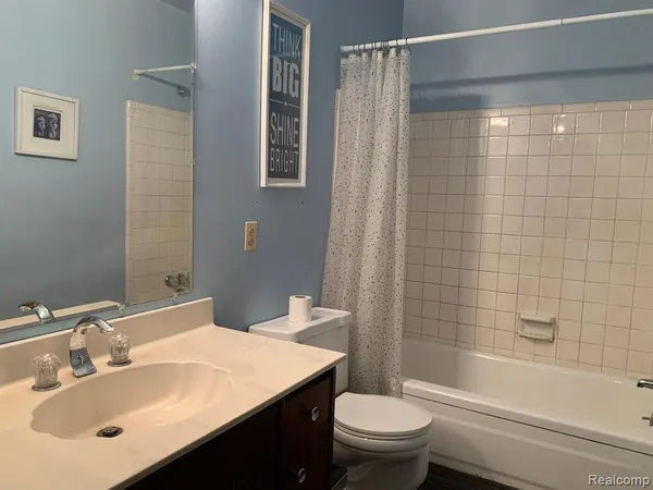 $925 | 22140 Dante Street, Oak Park, MI 48237