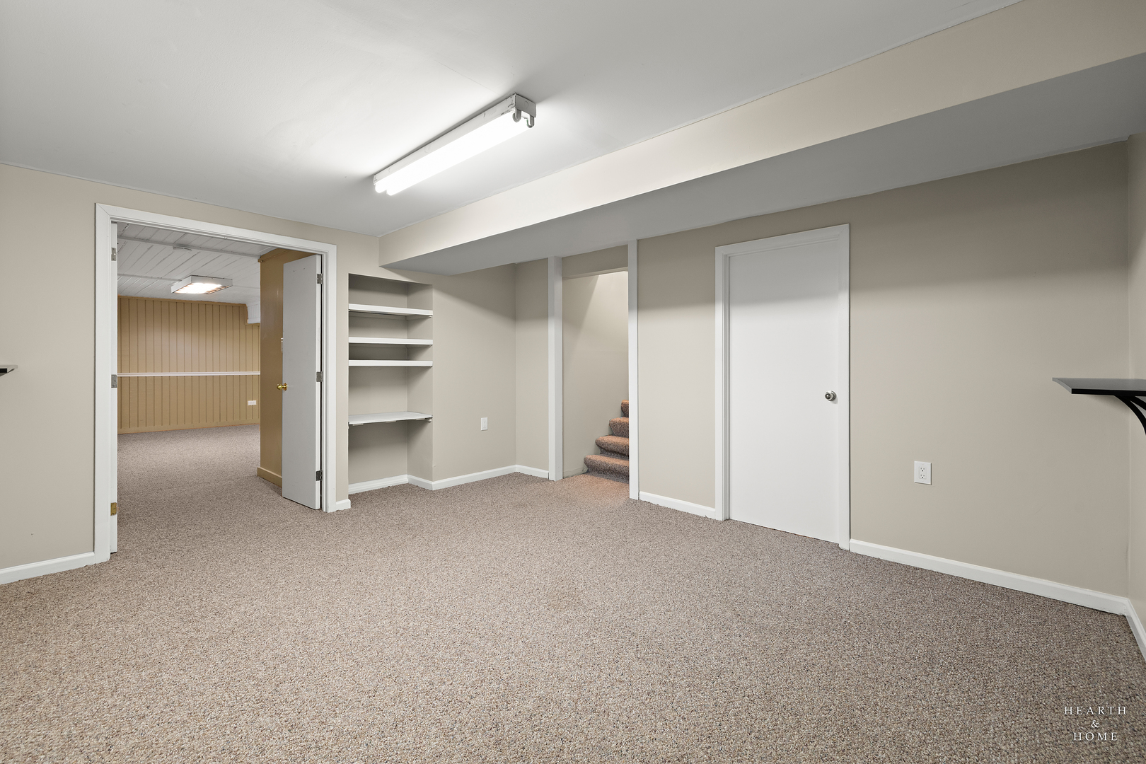 659 Alida Drive Cary, IL 60013 - Photo 23 of 33 an empty room with a bathroom