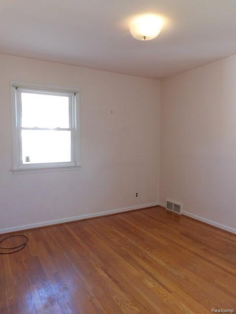 14841 Champaign Road Allen Park, MI 48101 - Photo 27 of 41 27. BEDROOM #3 FEATURES HARDWOOD FLOOR!