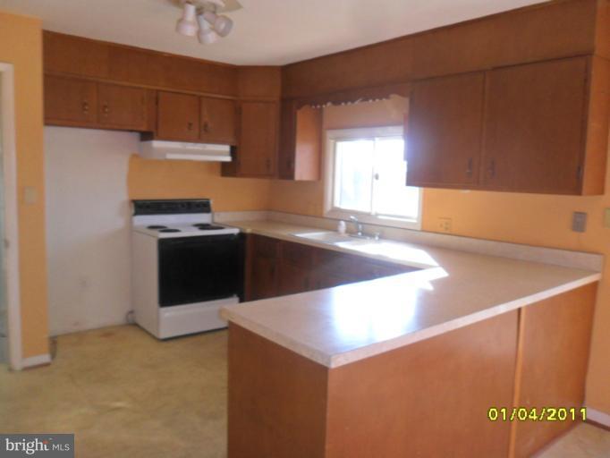 2712 Fallston Road Fallston, MD 21047 - Photo 9 of 14 Kitchen