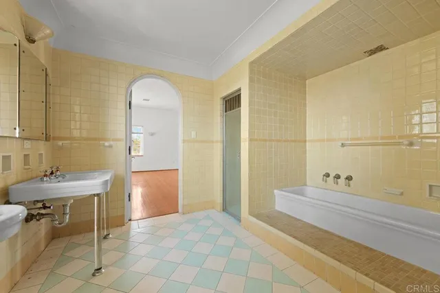 $4,100,000 | 3600 Paradise Valley Road, National City, CA 91950