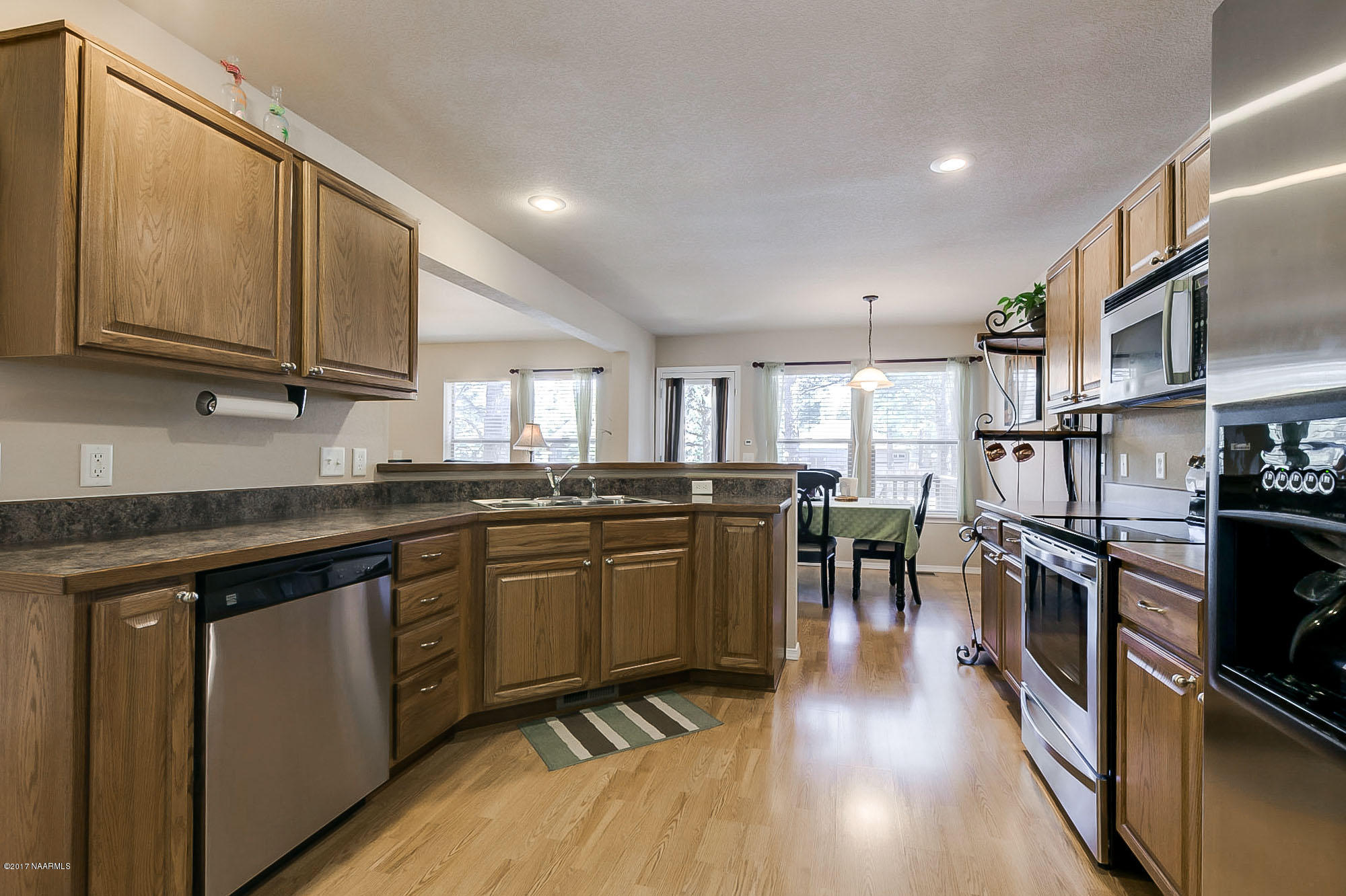 4939 South Pyrite Road Flagstaff, AZ 86005 - Photo 17 of 36 Kitchen