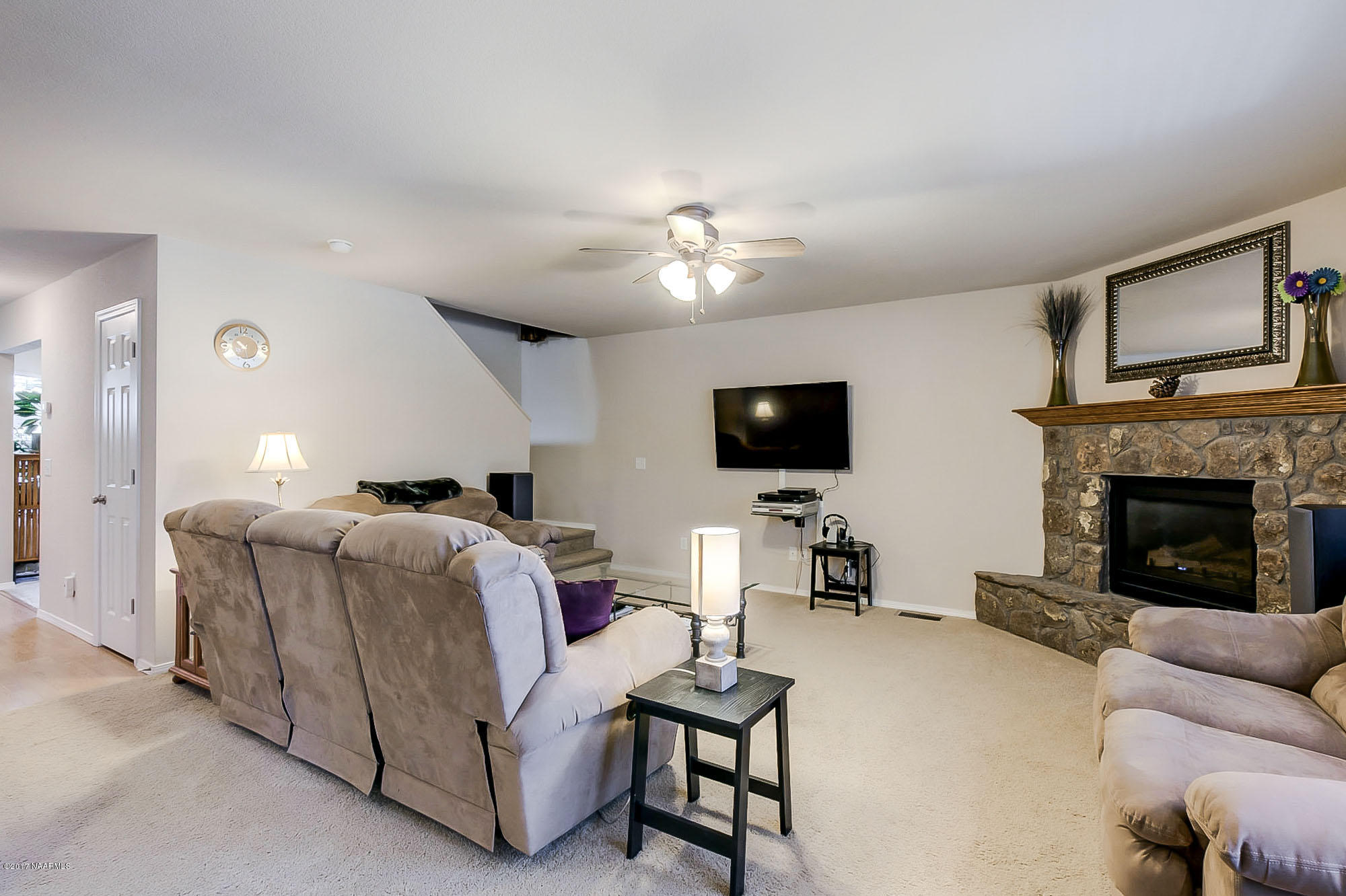 4939 South Pyrite Road Flagstaff, AZ 86005 - Photo 9 of 36 Living room