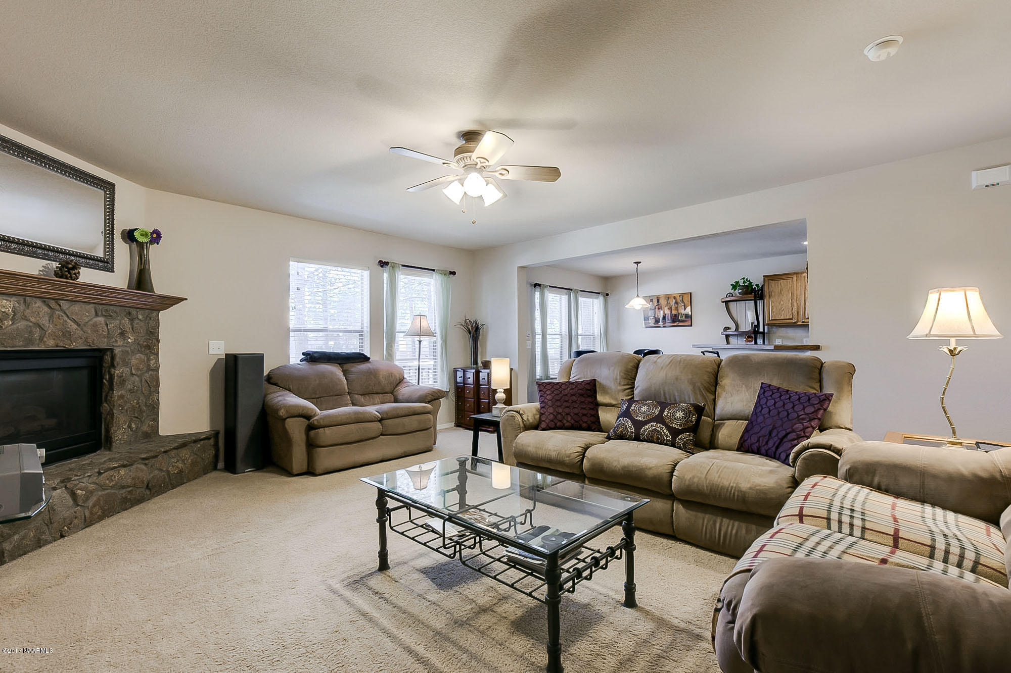 4939 South Pyrite Road Flagstaff, AZ 86005 - Photo 10 of 36 Living room