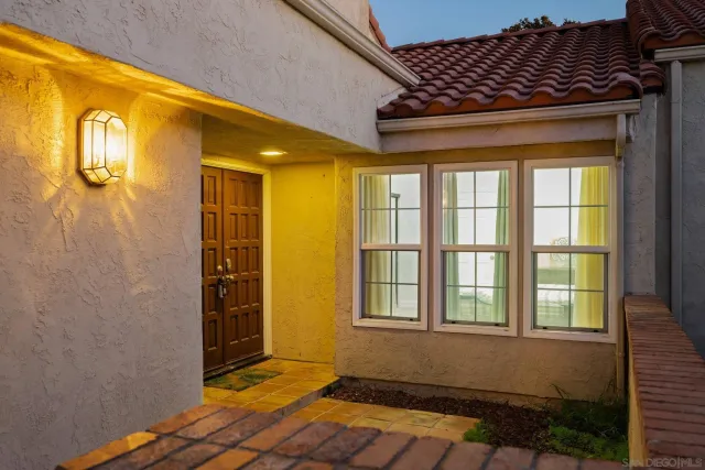 a view of entryway with a front door