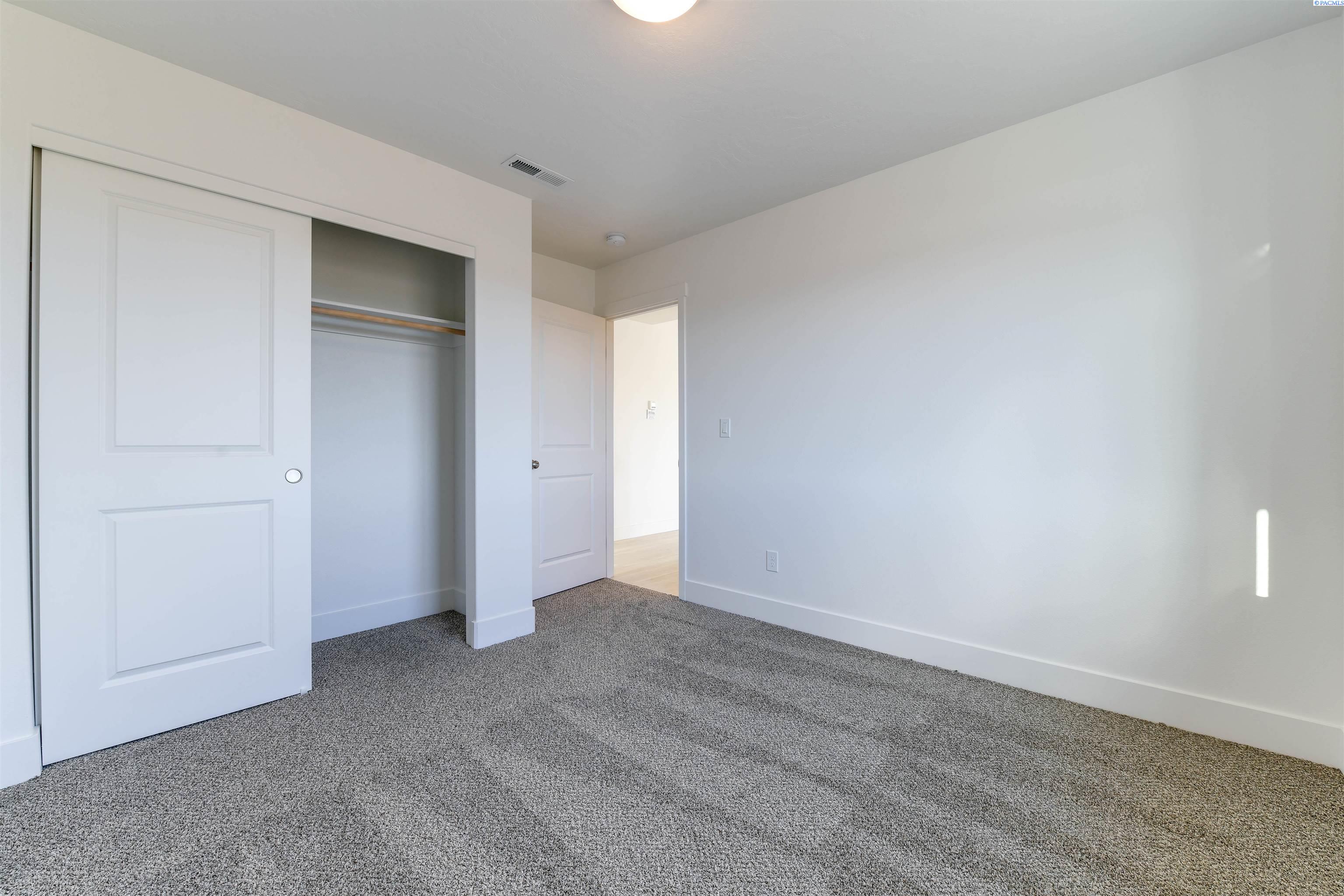 907 North Euclid Road Grandview, WA 98930 - Photo 17 of 23 Gallery Image 17