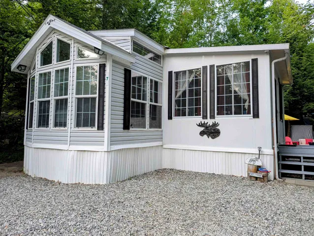 $250,000 | 7 Hollows Road, Holderness, NH 03245