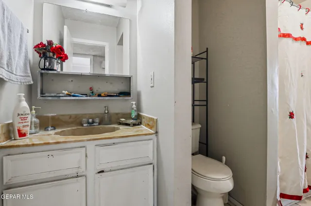 a close up view of washer and dryer