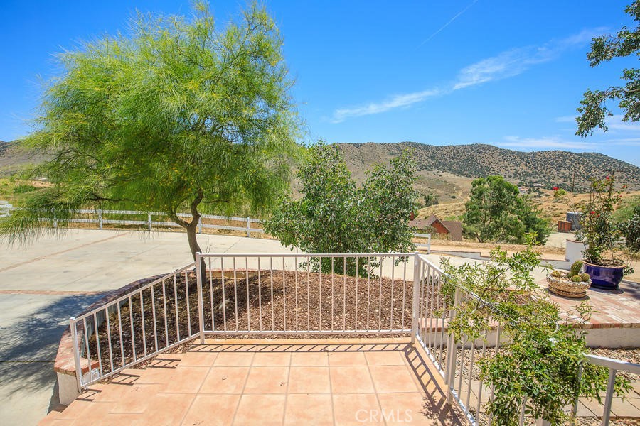 9175 Yucca Hills Road Agua Dulce, CA 91390 - Photo 11 of 70