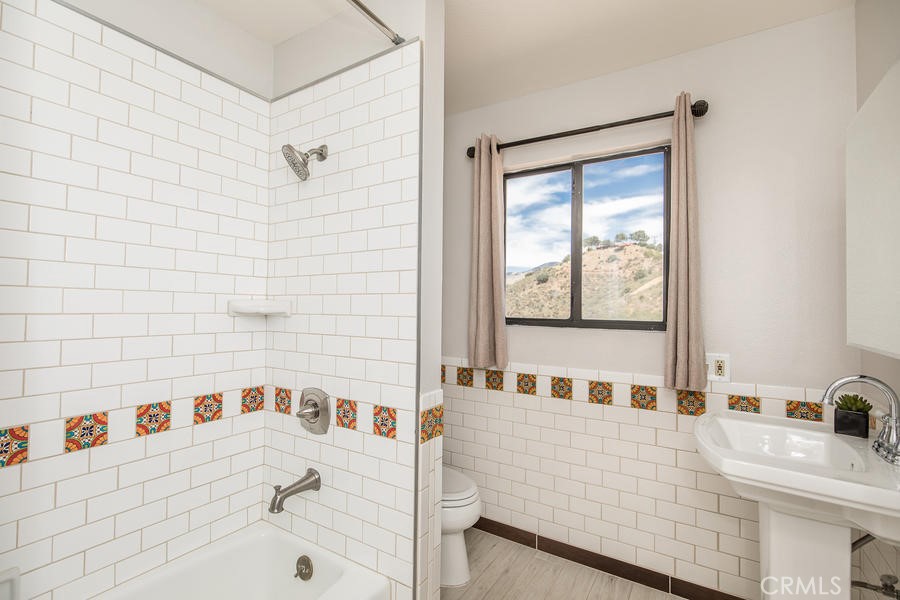 9175 Yucca Hills Road Agua Dulce, CA 91390 - Photo 25 of 70