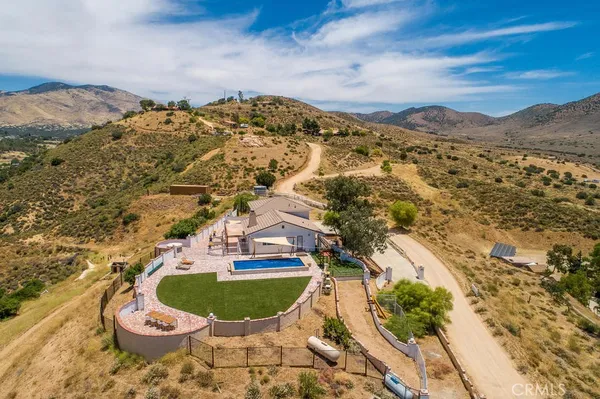 $1,050,000 | 9175 Yucca Hills Road, Agua Dulce, CA 91390