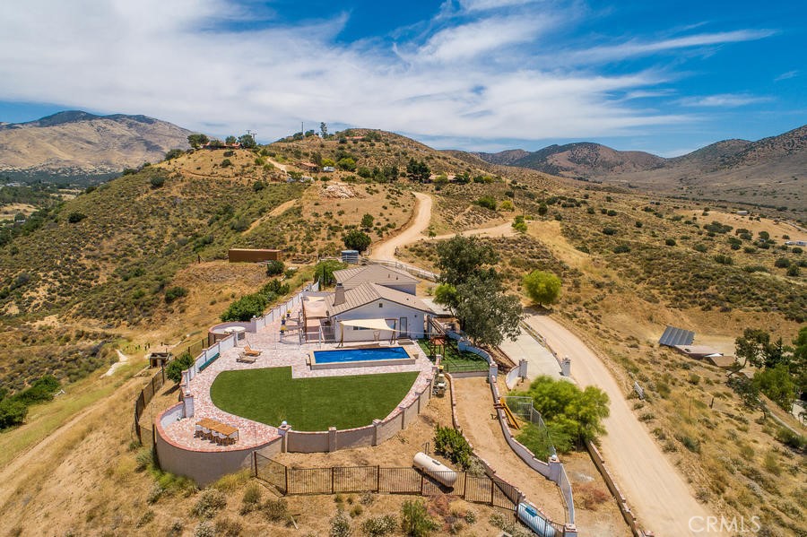 9175 Yucca Hills Road Agua Dulce, CA 91390 - Photo 3 of 70