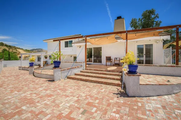 $1,050,000 | 9175 Yucca Hills Road, Agua Dulce, CA 91390