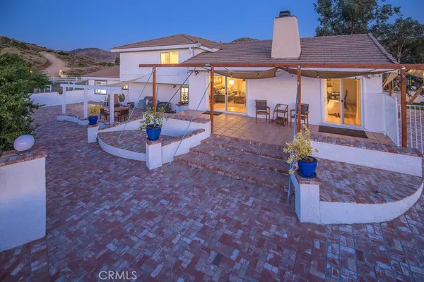 $1,050,000 | 9175 Yucca Hills Road, Agua Dulce, CA 91390