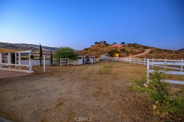 $1,050,000 | 9175 Yucca Hills Road, Agua Dulce, CA 91390