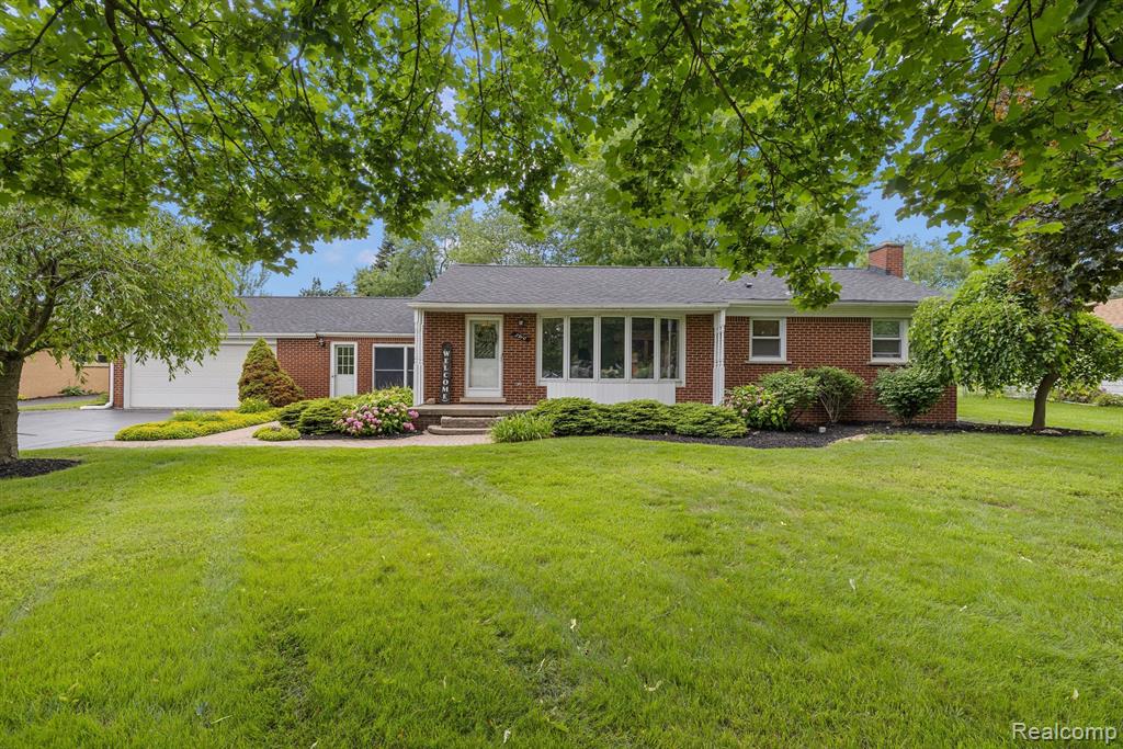 2910 Walbridge Road Rochester Hills, MI 48307 - Photo 2 of 38