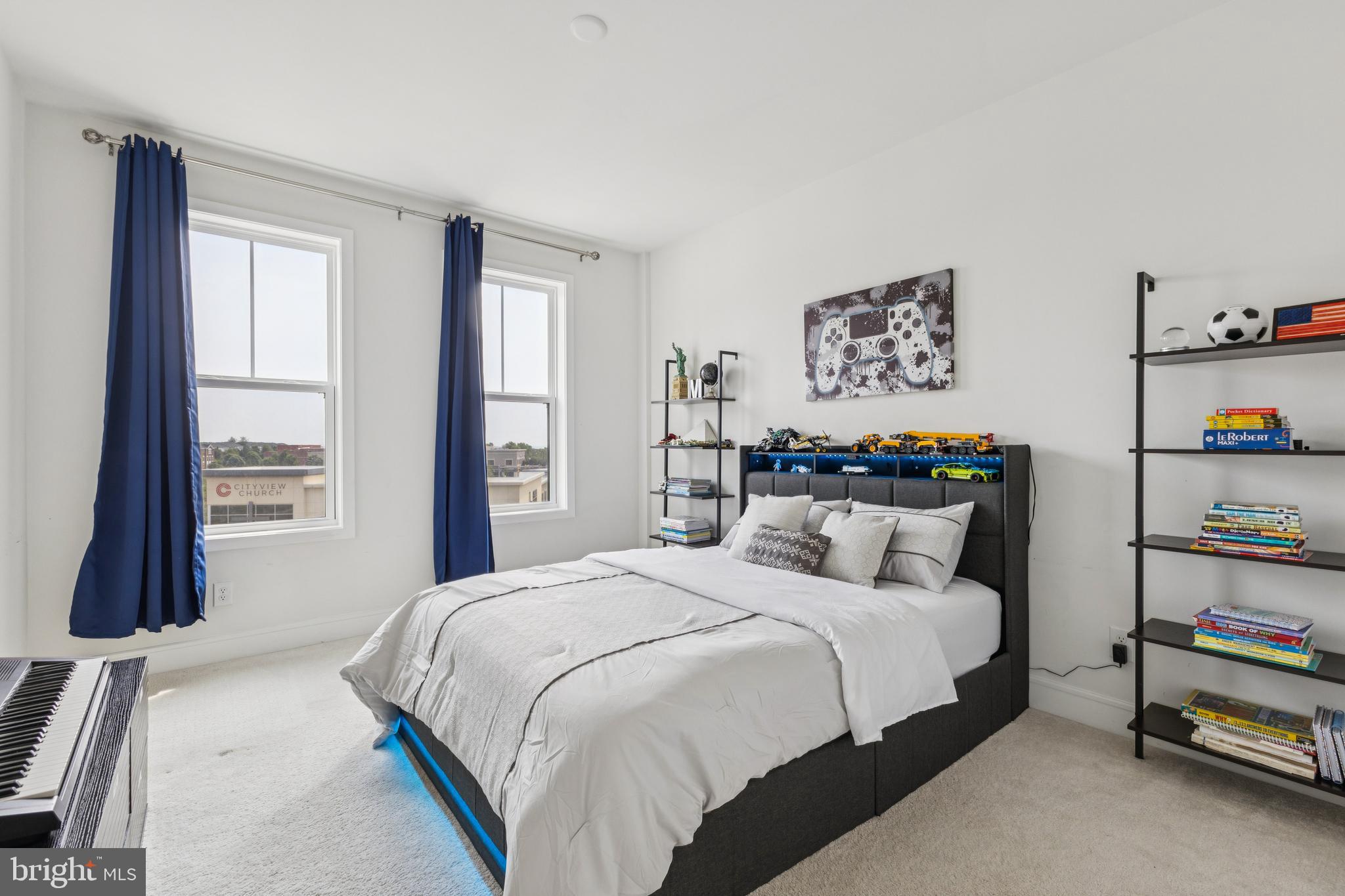 42597 Nubbins Terrace Ashburn, VA 20147 - Photo 29 of 40 a bedroom with a bed and a window