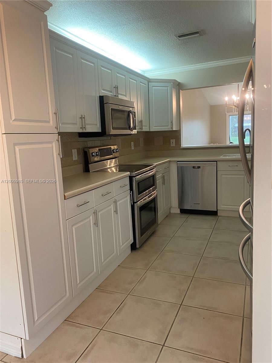803 Southwest 119th Way Davie, FL 33325 - Photo 2 of 8