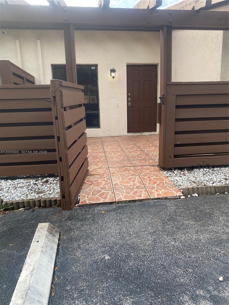 803 Southwest 119th Way Davie, FL 33325 - Photo 4 of 8