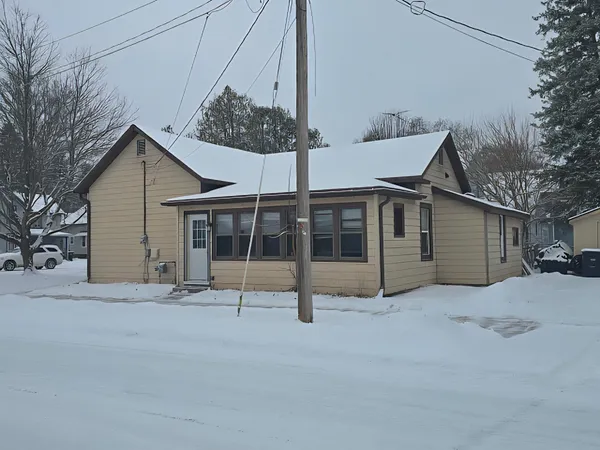 $145,000 | 231 East Center Street, Shawano, WI 54166