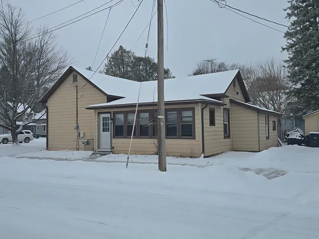 $145,000 | 231 East Center Street, Shawano, WI 54166