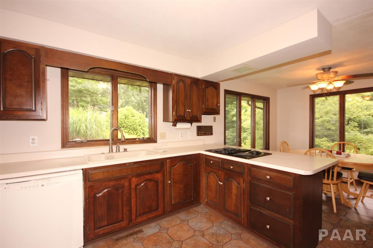 7712 North Derby Road Peoria, IL 61615 - Photo 15 of 33