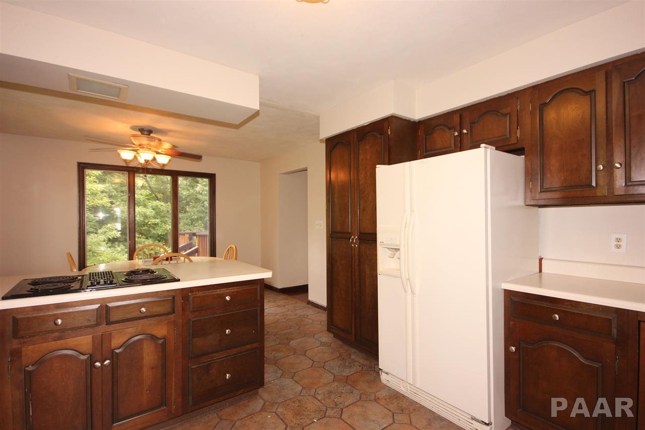 7712 North Derby Road Peoria, IL 61615 - Photo 16 of 33