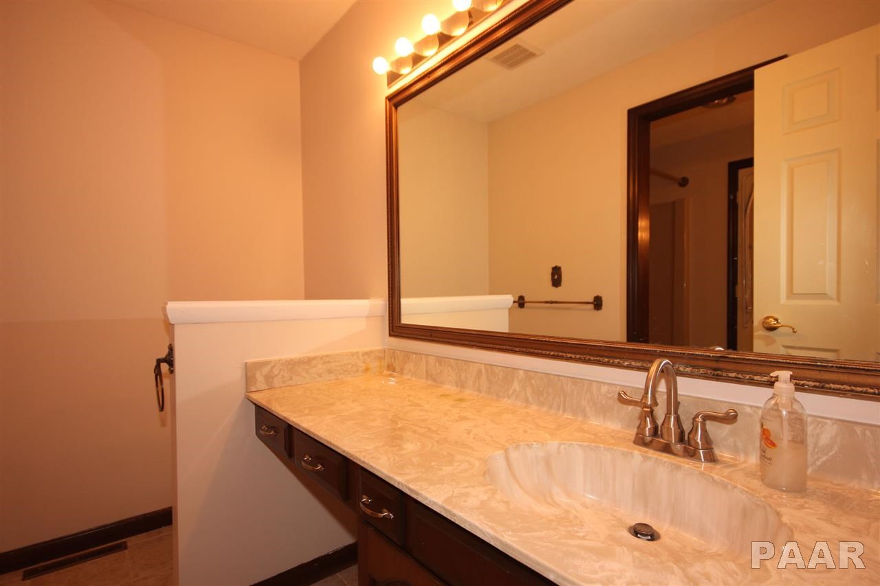 7712 North Derby Road Peoria, IL 61615 - Photo 28 of 33